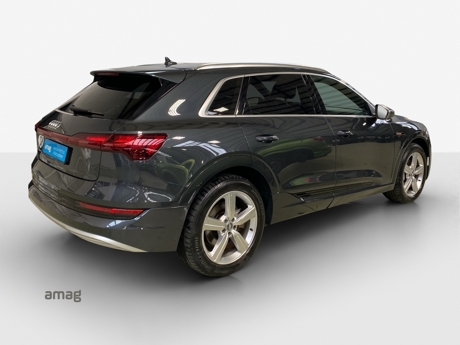 AUDI e-tron 55 Advanced quattro-image-4