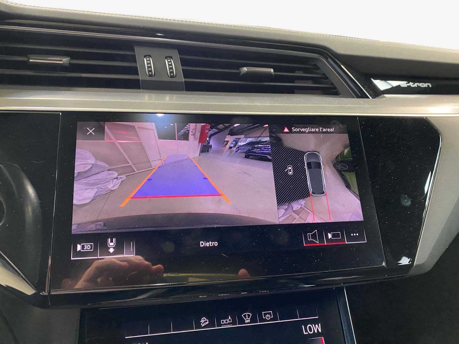 AUDI e-tron 55 Advanced quattro-image-14