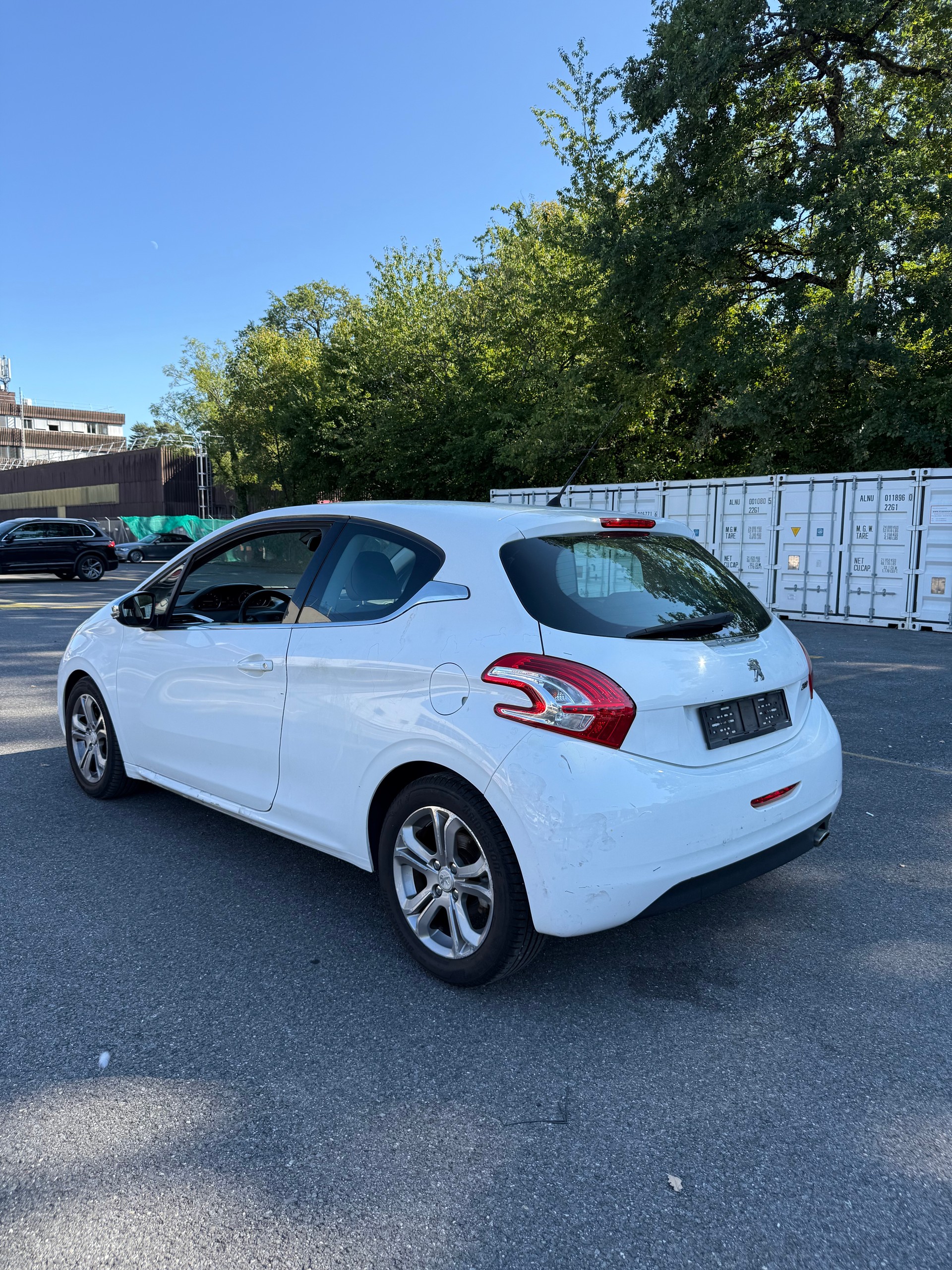 PEUGEOT 208 1.6 VTI Allure-image-2
