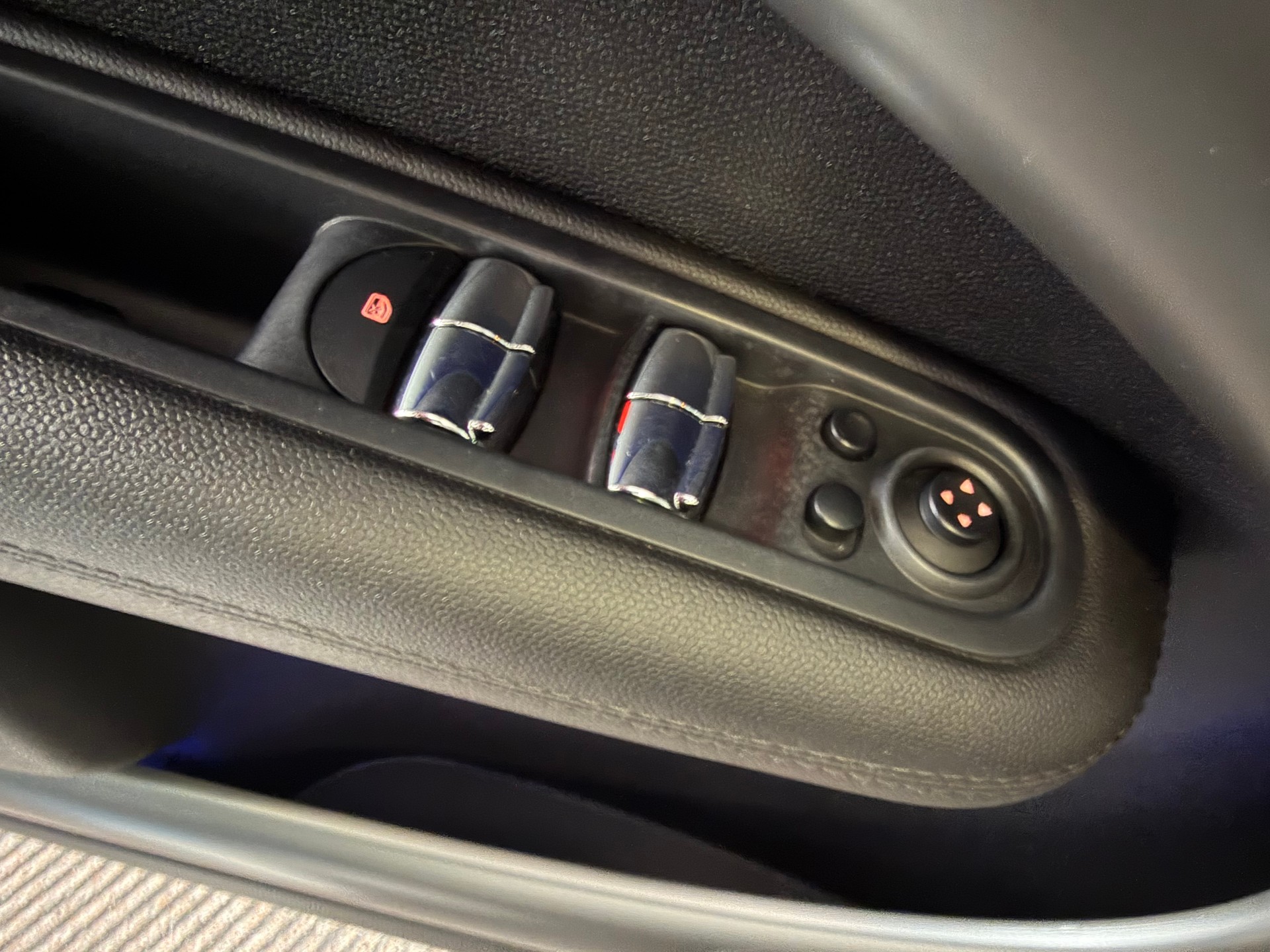 MINI Countryman Cooper SD ALL4 Steptronic Snowhill | CH Fahrzeug | Chili | Wired | Xenon | NAVI | -image-14