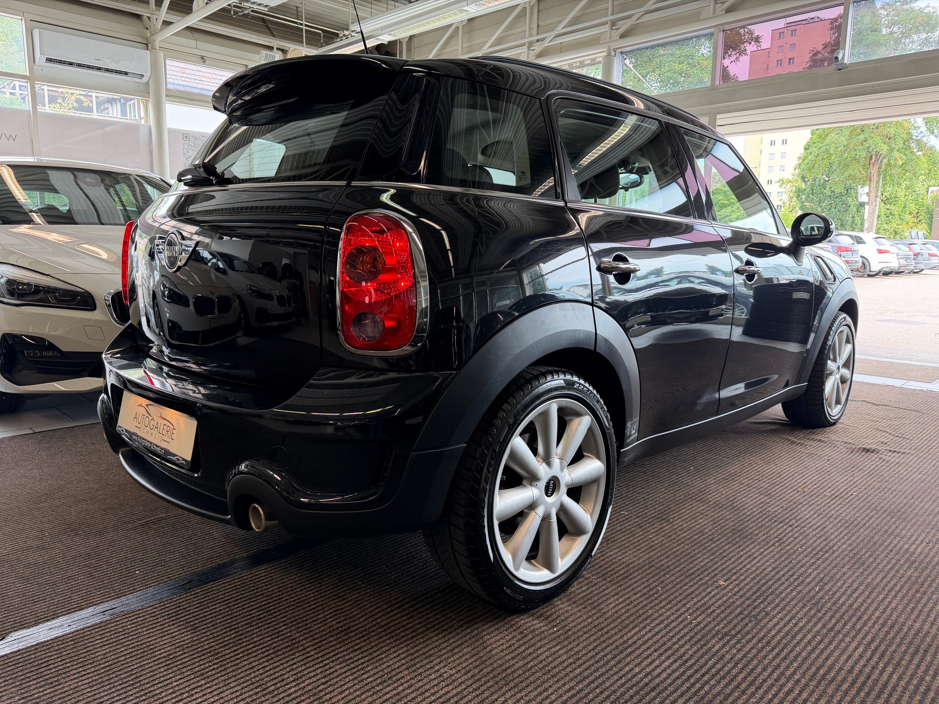 MINI Countryman Cooper SD ALL4 Steptronic Snowhill | CH Fahrzeug | Chili | Wired | Xenon | NAVI | -image-23