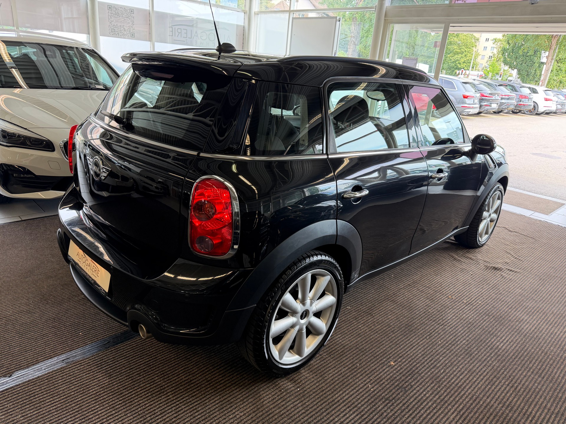 MINI Countryman Cooper SD ALL4 Steptronic Snowhill | CH Fahrzeug | Chili | Wired | Xenon | NAVI | -image-24