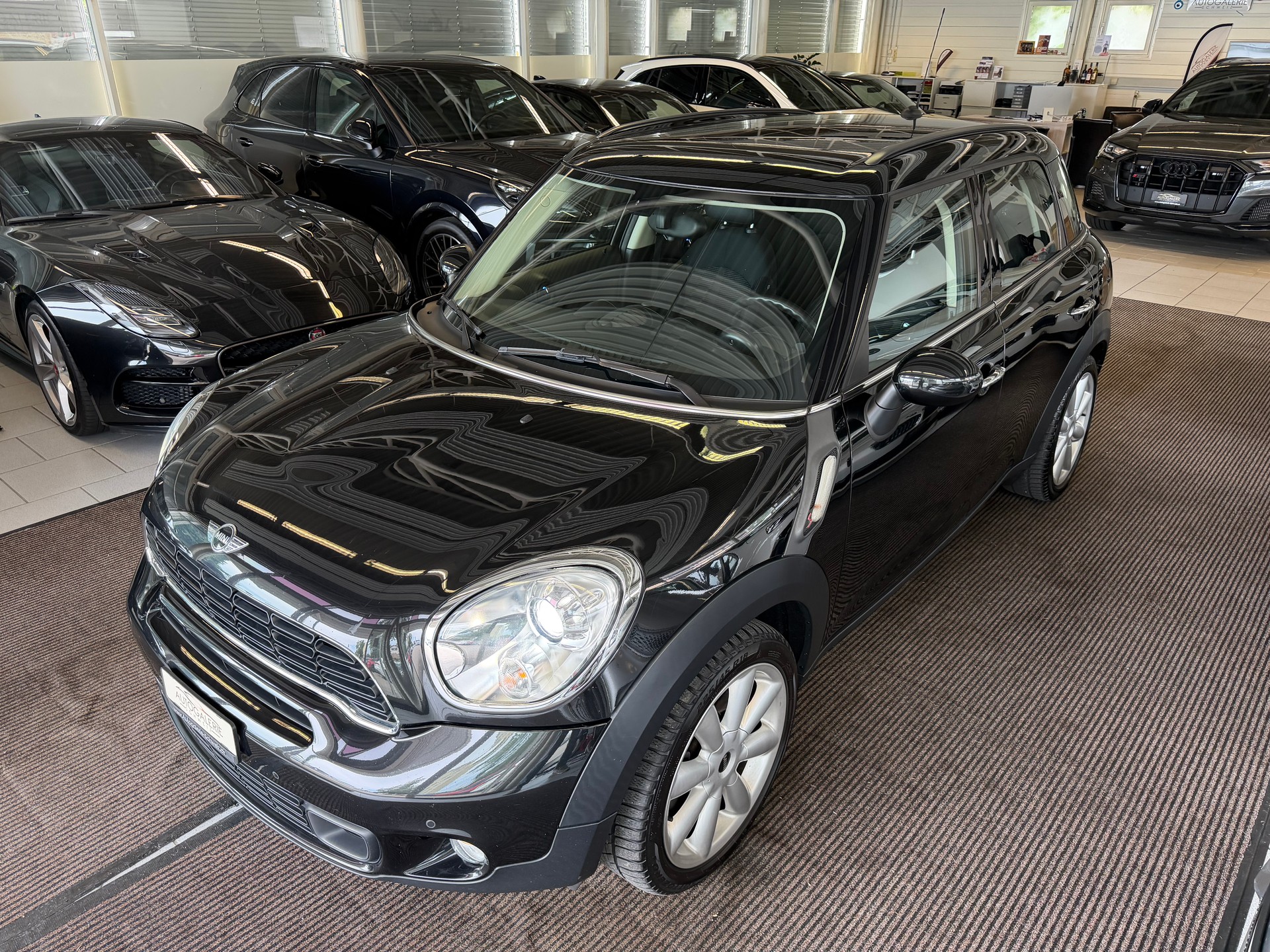 MINI Countryman Cooper SD ALL4 Steptronic Snowhill | CH Fahrzeug | Chili | Wired | Xenon | NAVI | -image-9
