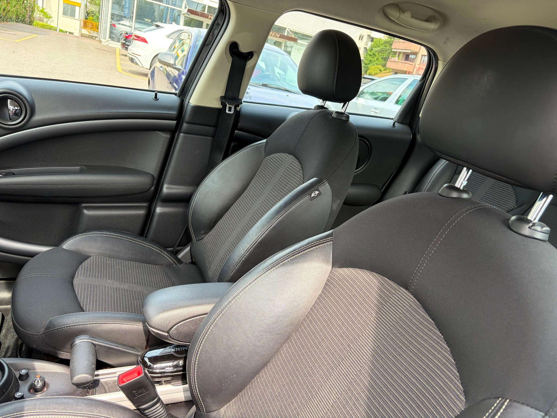 MINI Countryman Cooper SD ALL4 Steptronic Snowhill | CH Fahrzeug | Chili | Wired | Xenon | NAVI | -image-8