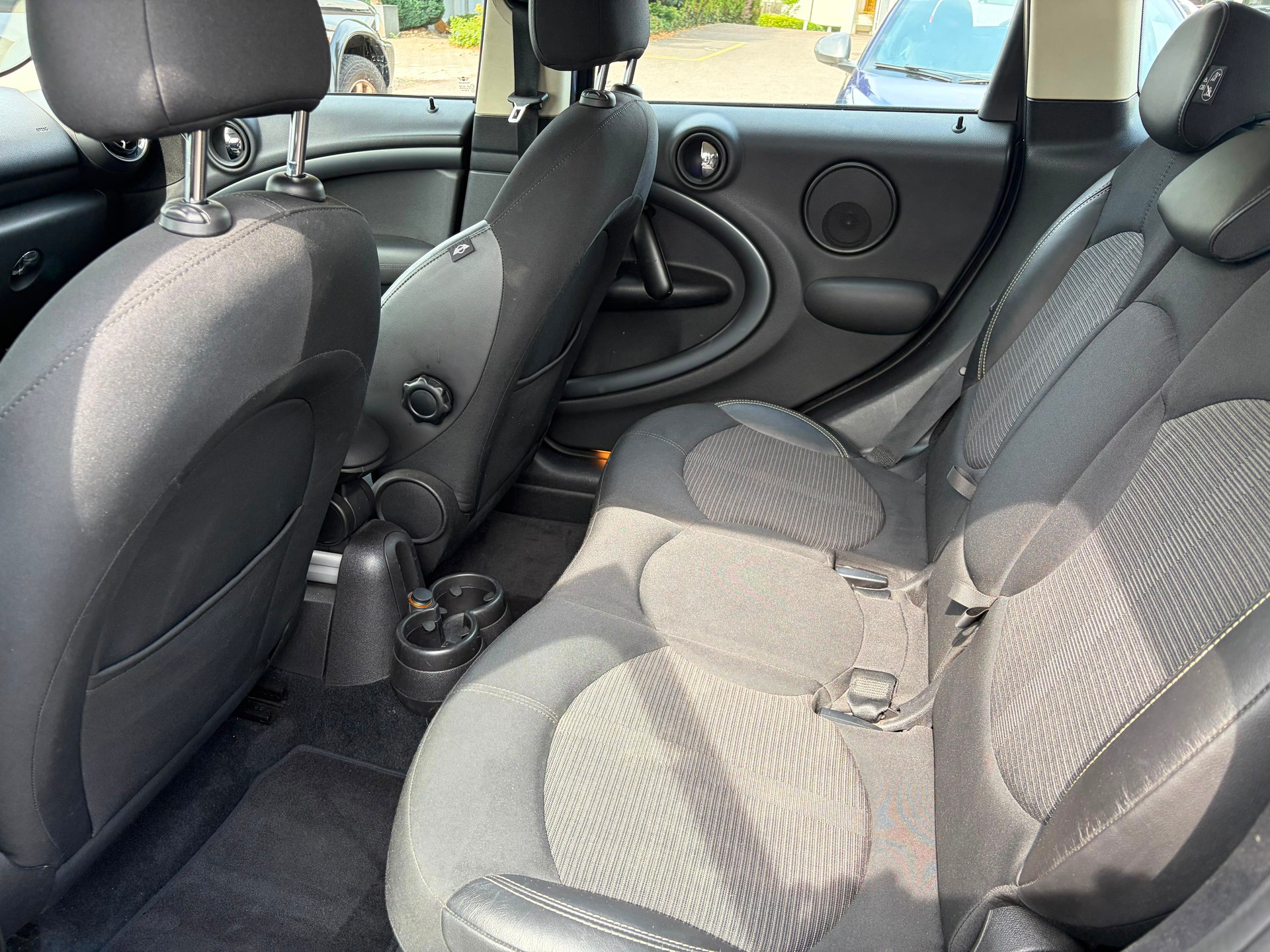 MINI Countryman Cooper SD ALL4 Steptronic Snowhill | CH Fahrzeug | Chili | Wired | Xenon | NAVI | -image-9