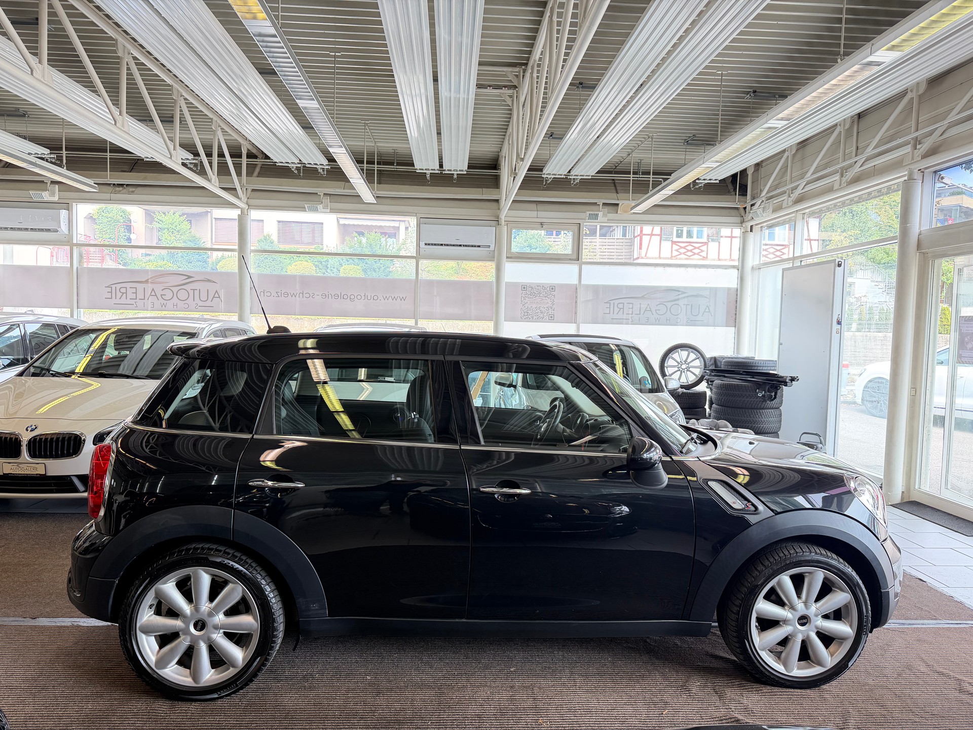 MINI Countryman Cooper SD ALL4 Steptronic Snowhill | CH Fahrzeug | Chili | Wired | Xenon | NAVI | -image-26