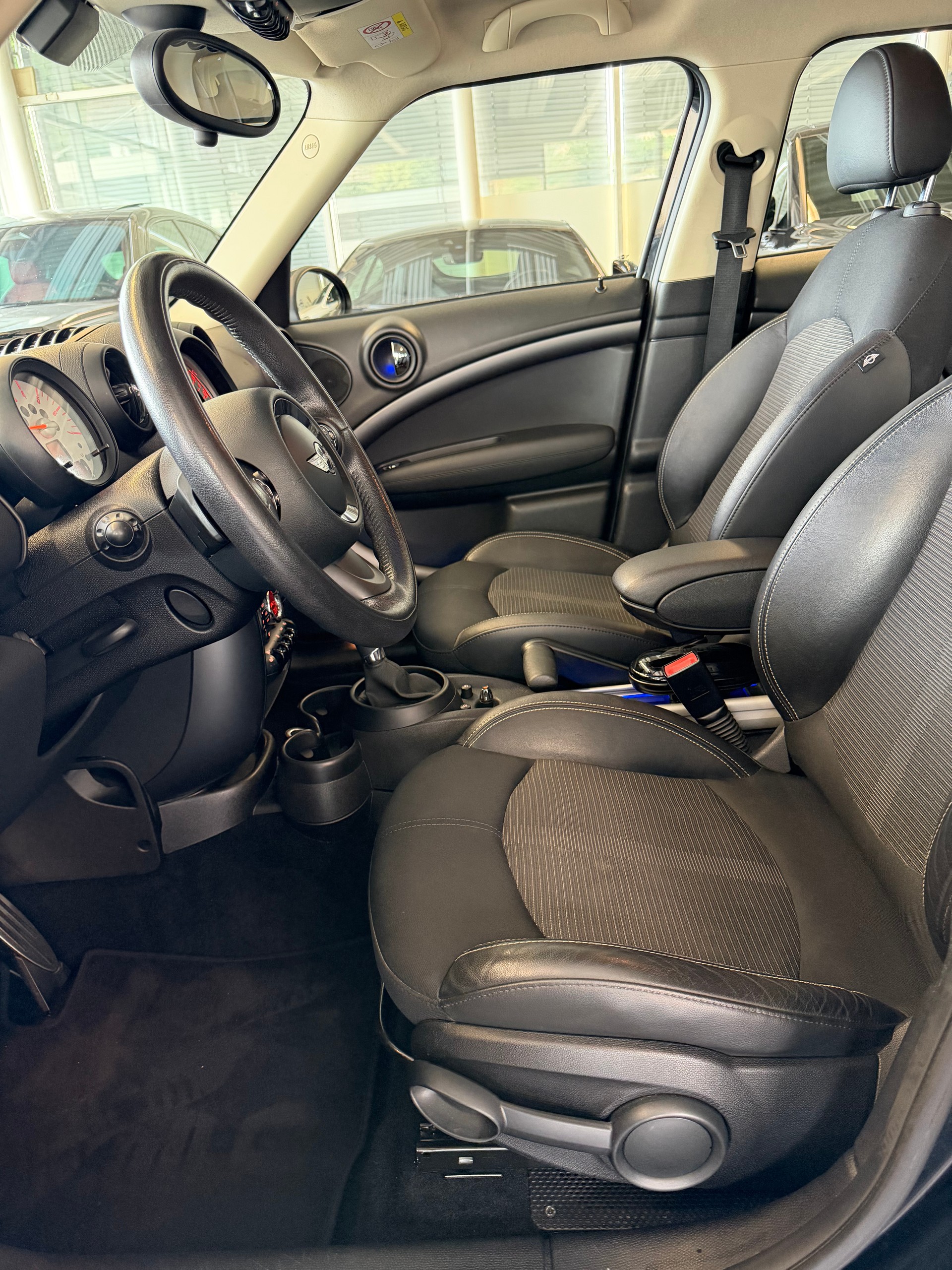 MINI Countryman Cooper SD ALL4 Steptronic Snowhill | CH Fahrzeug | Chili | Wired | Xenon | NAVI | -image-11