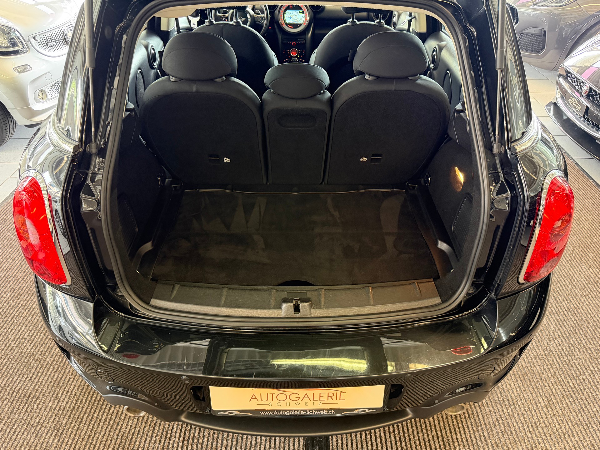 MINI Countryman Cooper SD ALL4 Steptronic Snowhill | CH Fahrzeug | Chili | Wired | Xenon | NAVI | -image-22