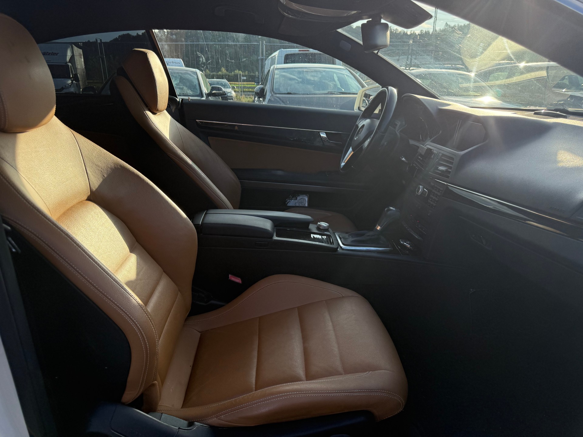 MERCEDES-BENZ E 250 CGI BlueEfficiency 7G-Tronic-image-9