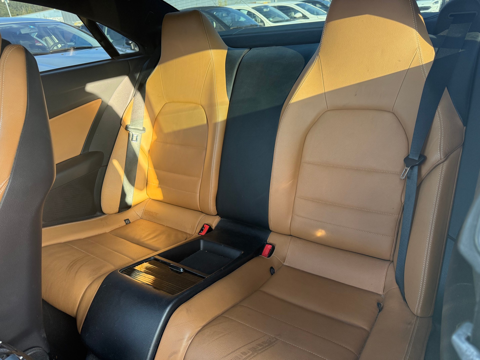 MERCEDES-BENZ E 250 CGI BlueEfficiency 7G-Tronic-image-10