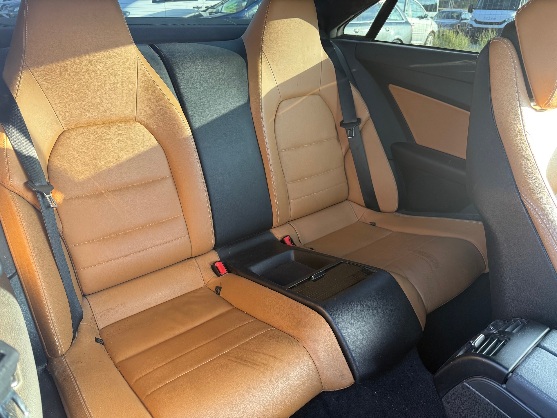 MERCEDES-BENZ E 250 CGI BlueEfficiency 7G-Tronic-image-11