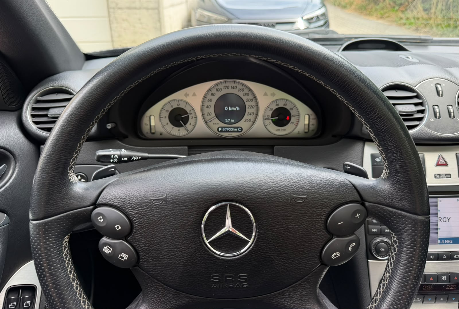 MERCEDES-BENZ CLK 350 Avantgarde Grand Edition 7G-Tronic-image-28
