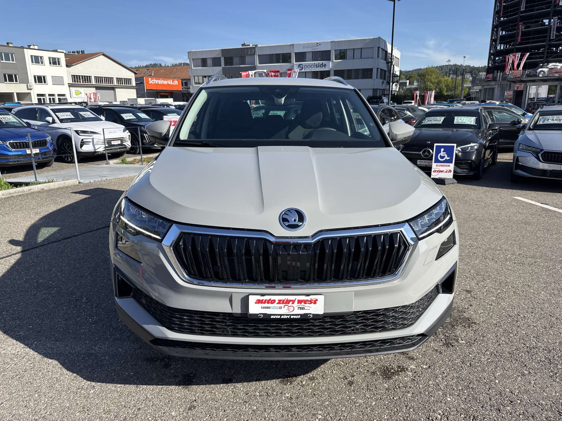 SKODA Karoq 1.5 TSi Selection DSG-Automat-image-12