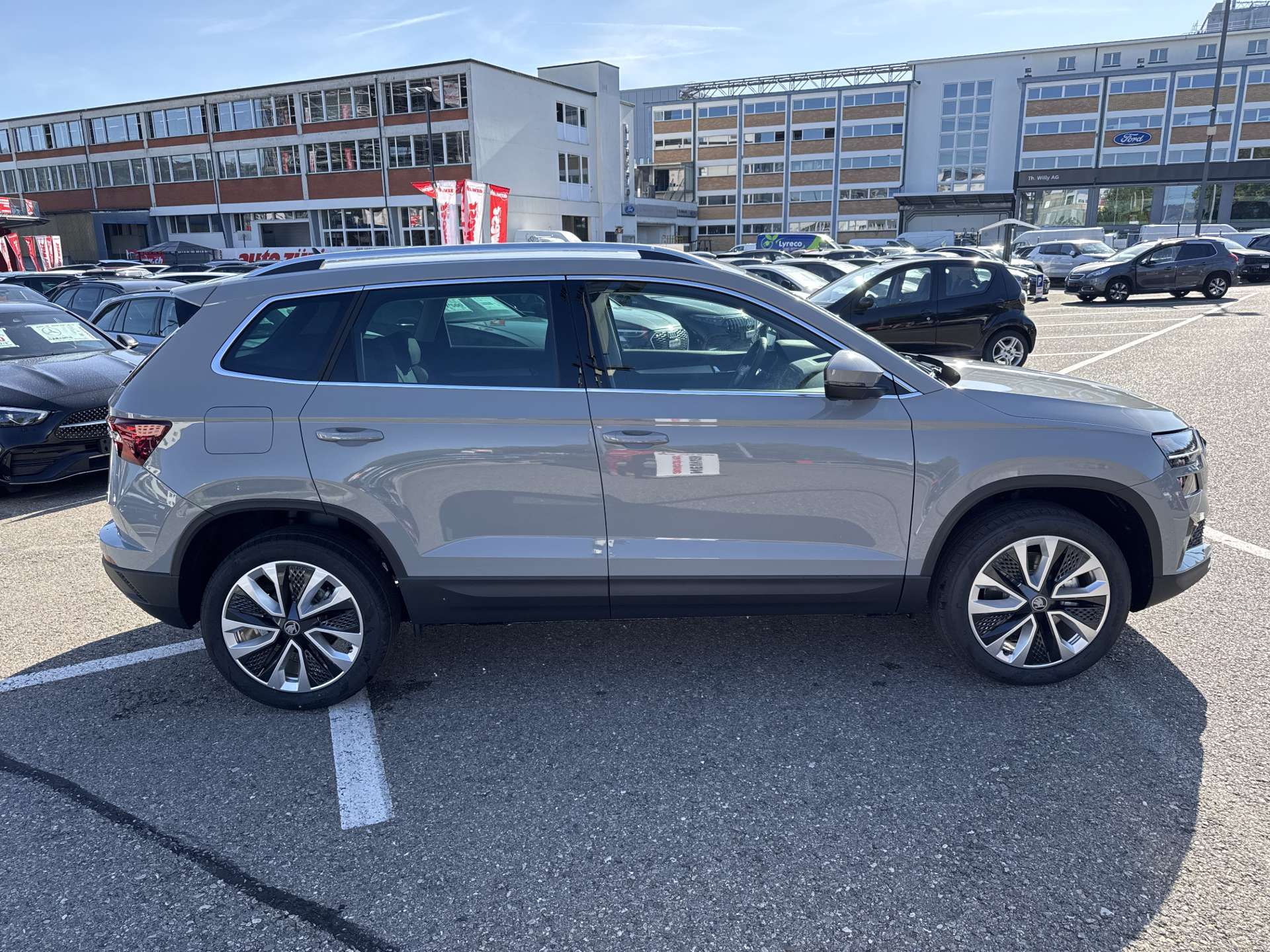 SKODA Karoq 1.5 TSi Selection DSG-Automat-image-9