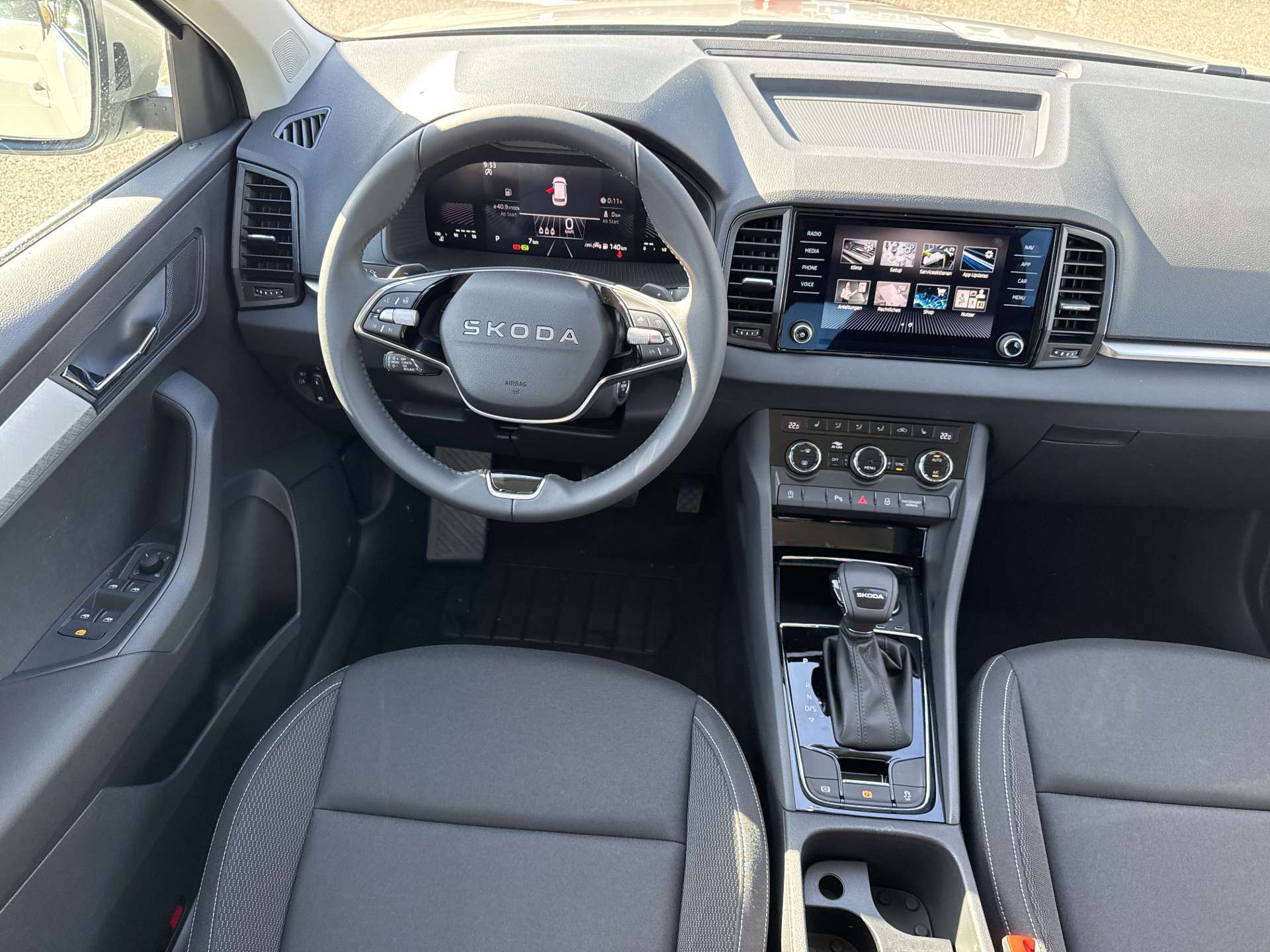 SKODA Karoq 1.5 TSi Selection DSG-Automat-image-3