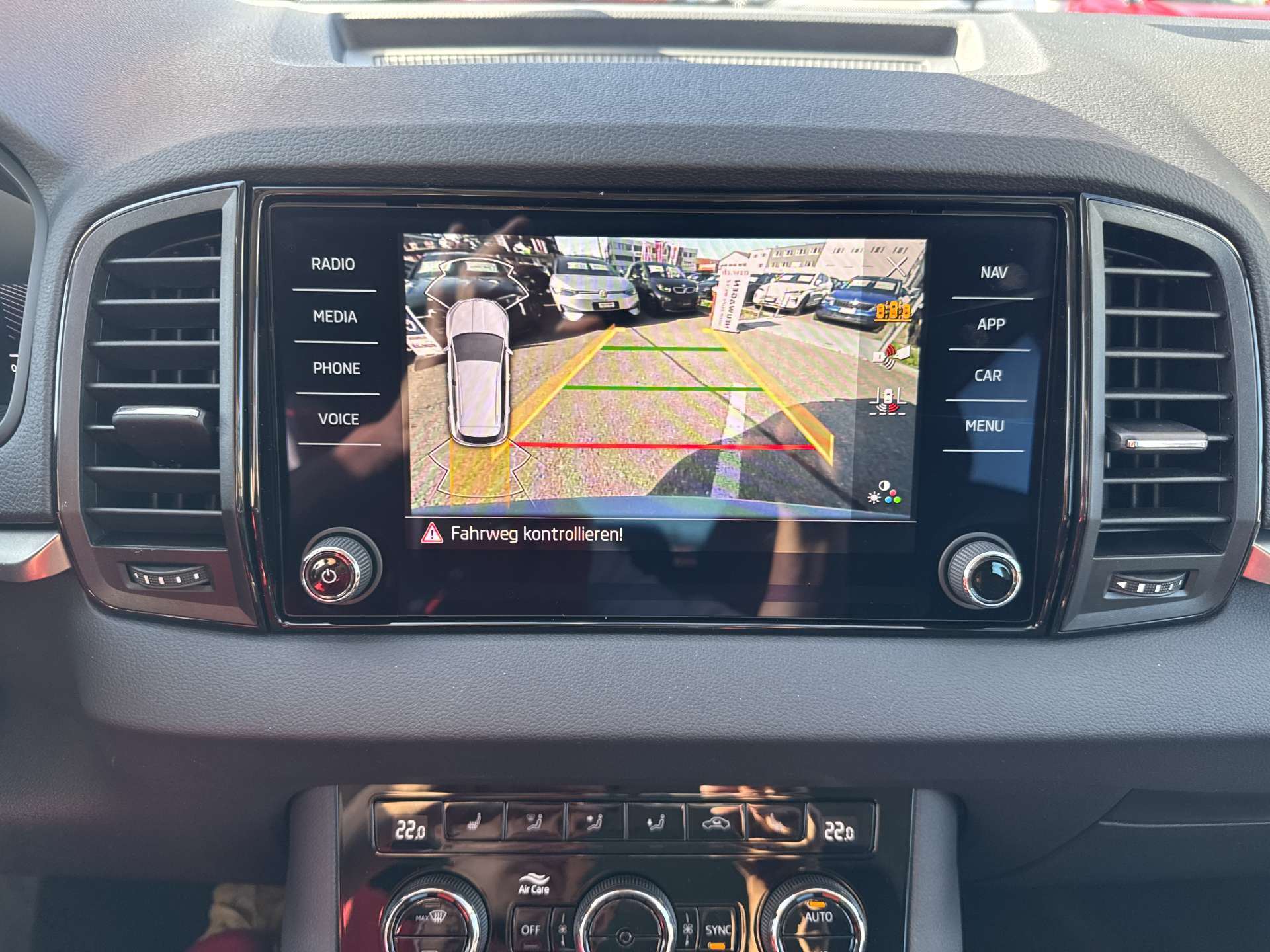 SKODA Karoq 1.5 TSi Selection DSG-Automat-image-8
