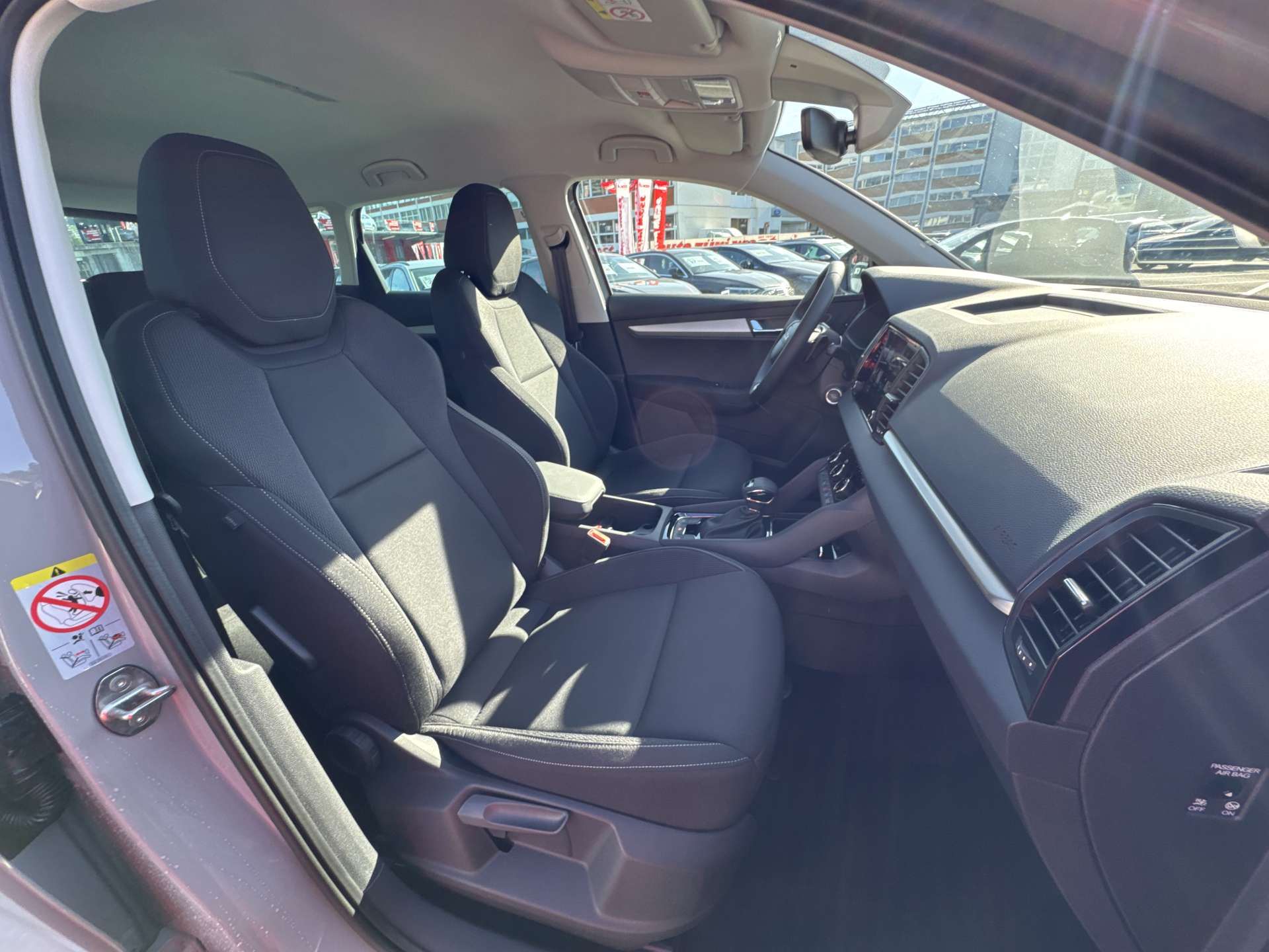 SKODA Karoq 1.5 TSi Selection DSG-Automat-image-11