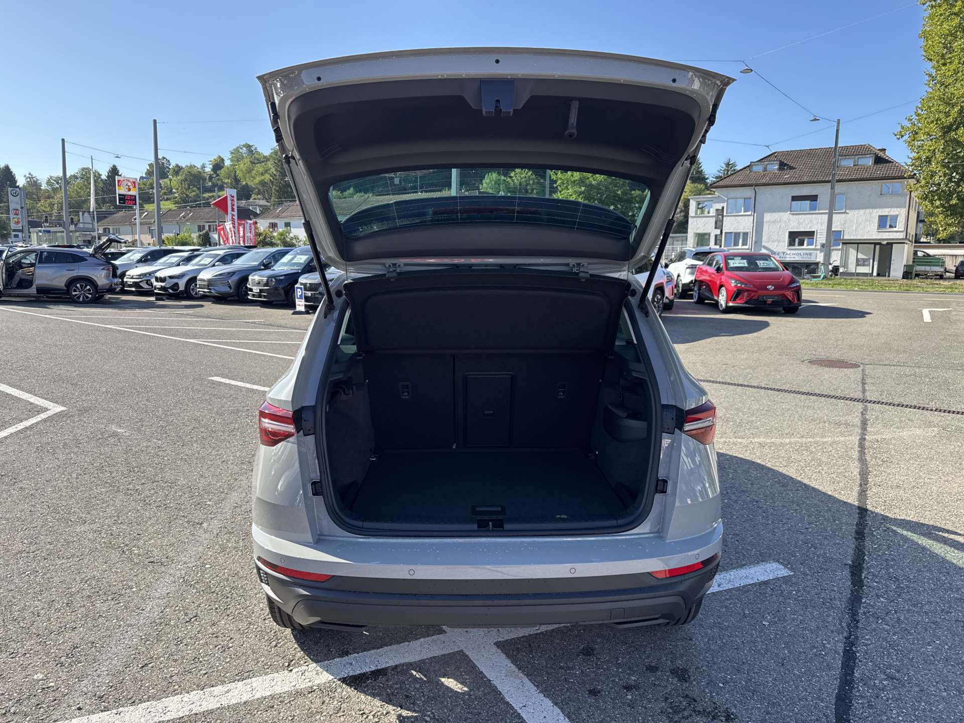 SKODA Karoq 1.5 TSi Selection DSG-Automat-image-6