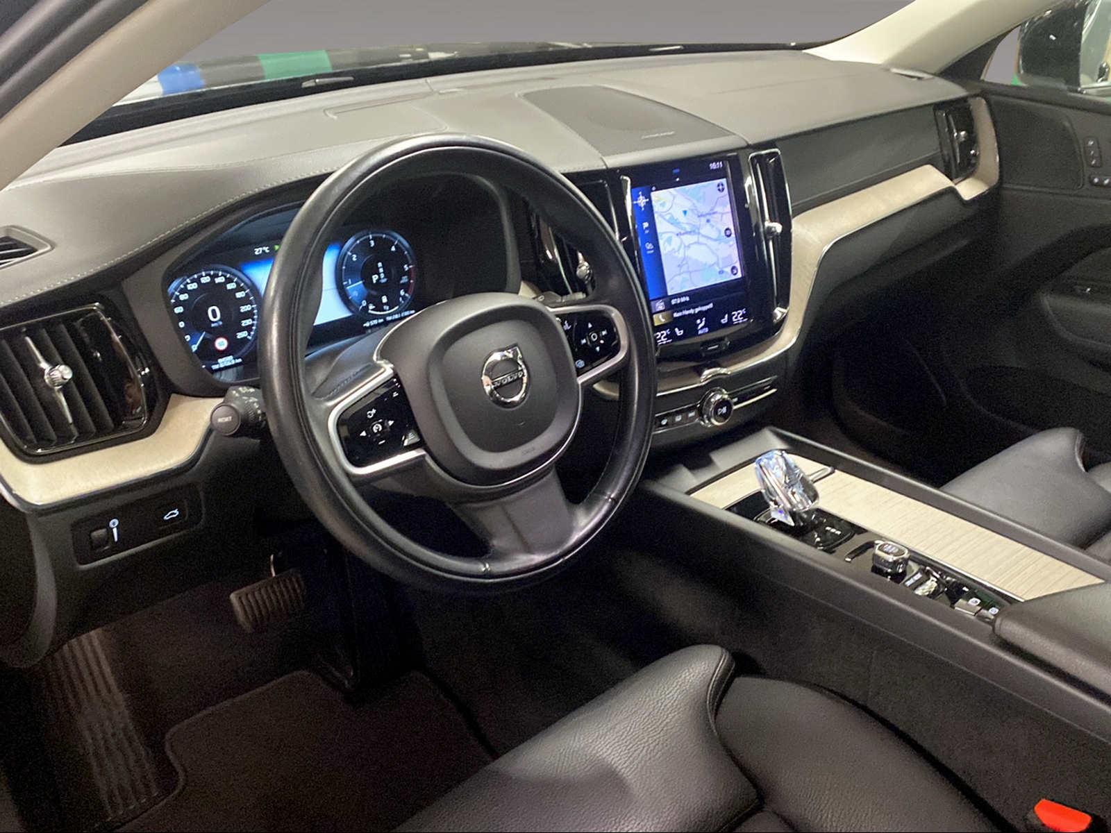 VOLVO XC60 2.0 B5 MH Inscription AWD-image-8