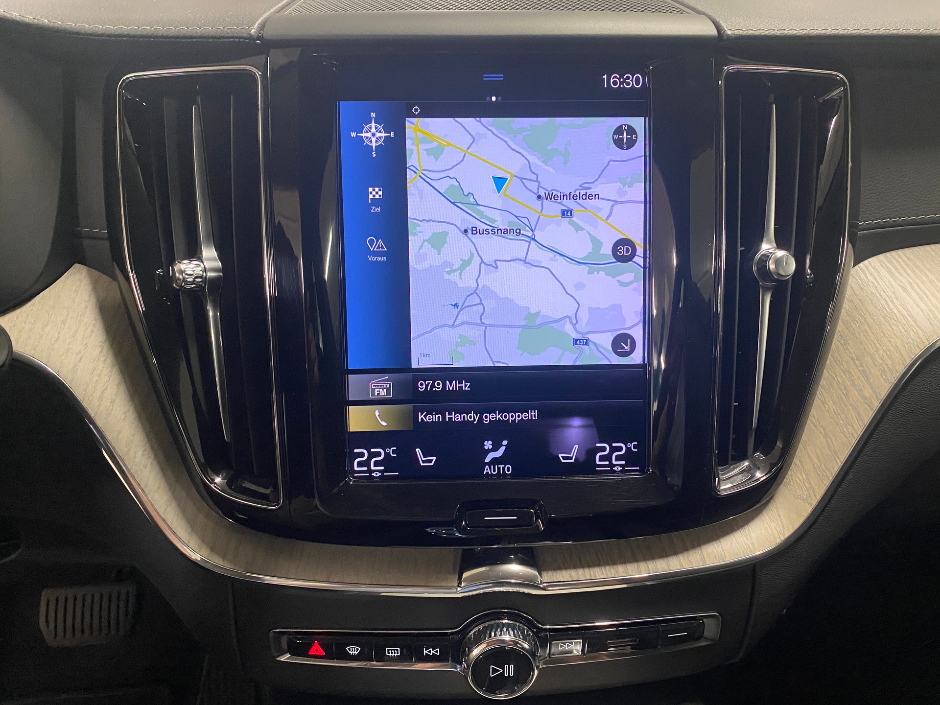 VOLVO XC60 2.0 B5 MH Inscription AWD-image-12