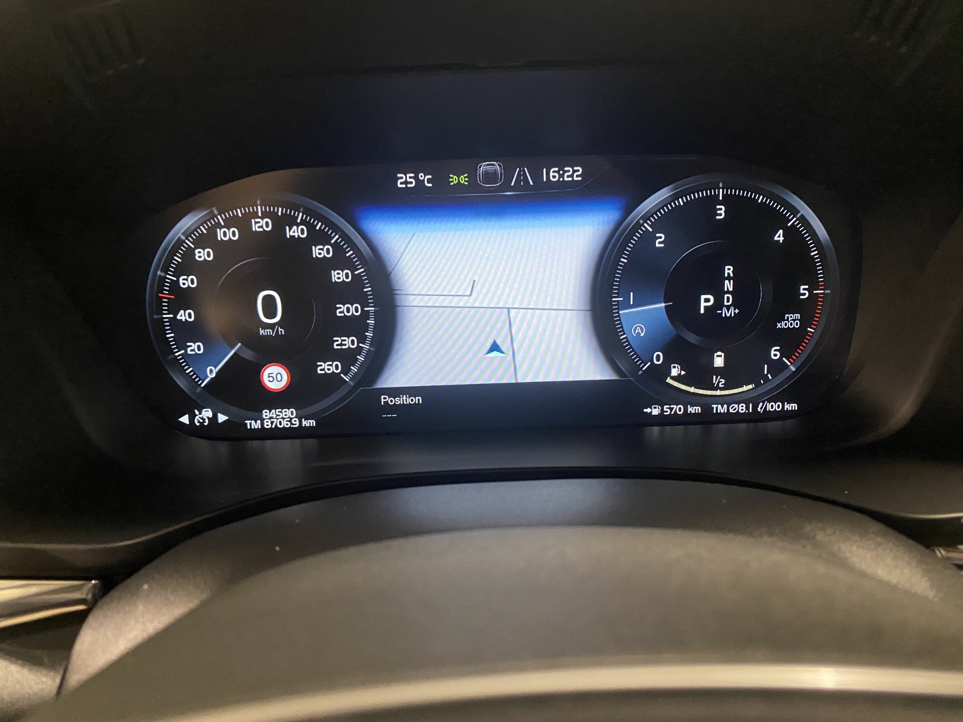 VOLVO XC60 2.0 B5 MH Inscription AWD-image-9