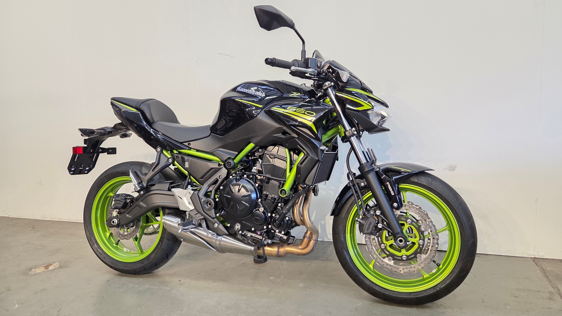 KAWASAKI Z 650-showroom-element-2