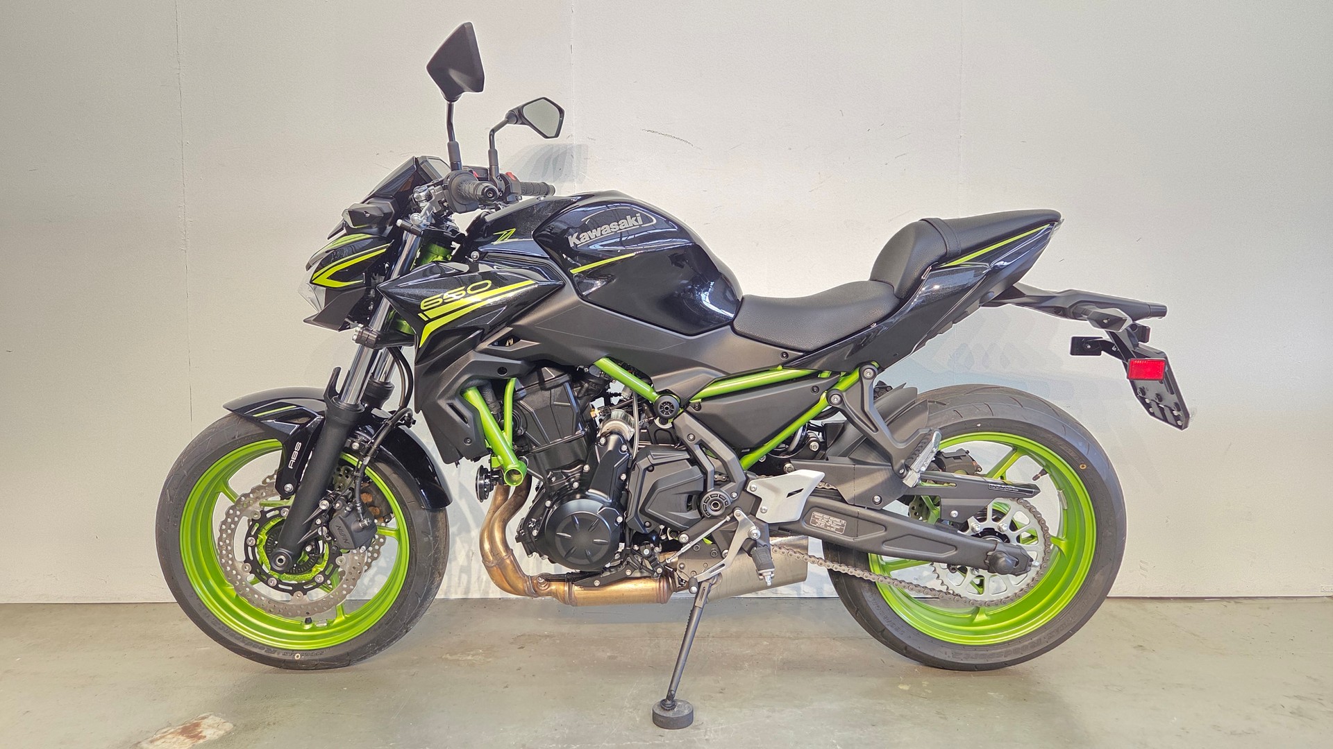 KAWASAKI Z 650-showroom-element-1