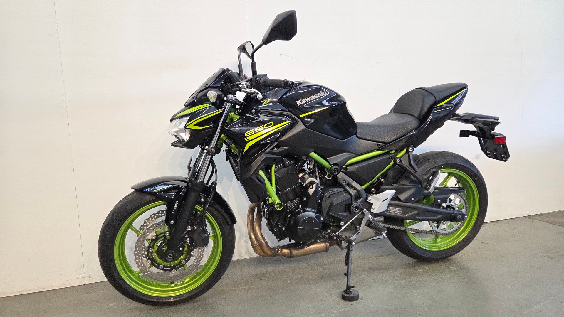 KAWASAKI Z 650-showroom-element-3