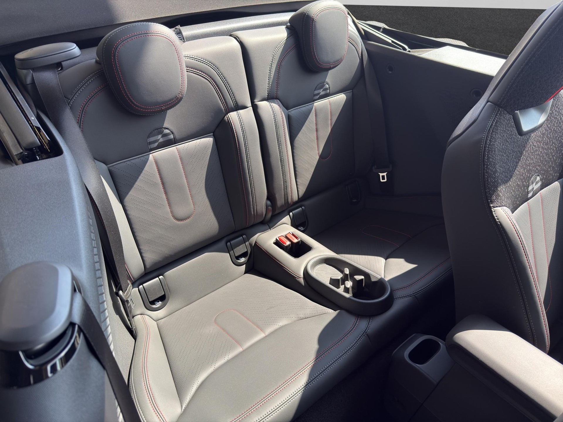 MINI JCW Cabrio-image-18