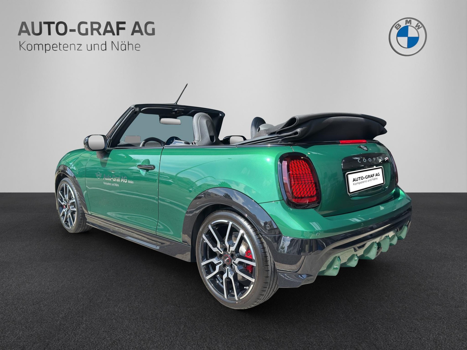 MINI JCW Cabrio-image-2