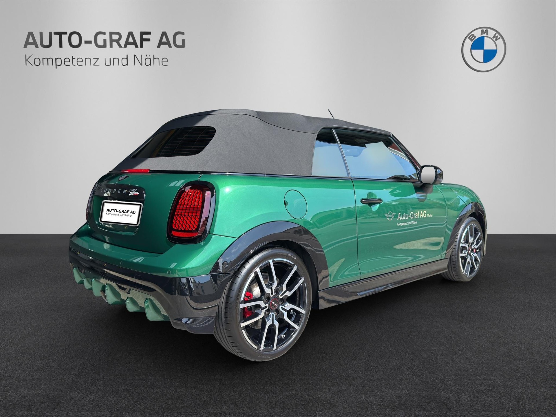 MINI JCW Cabrio-image-4