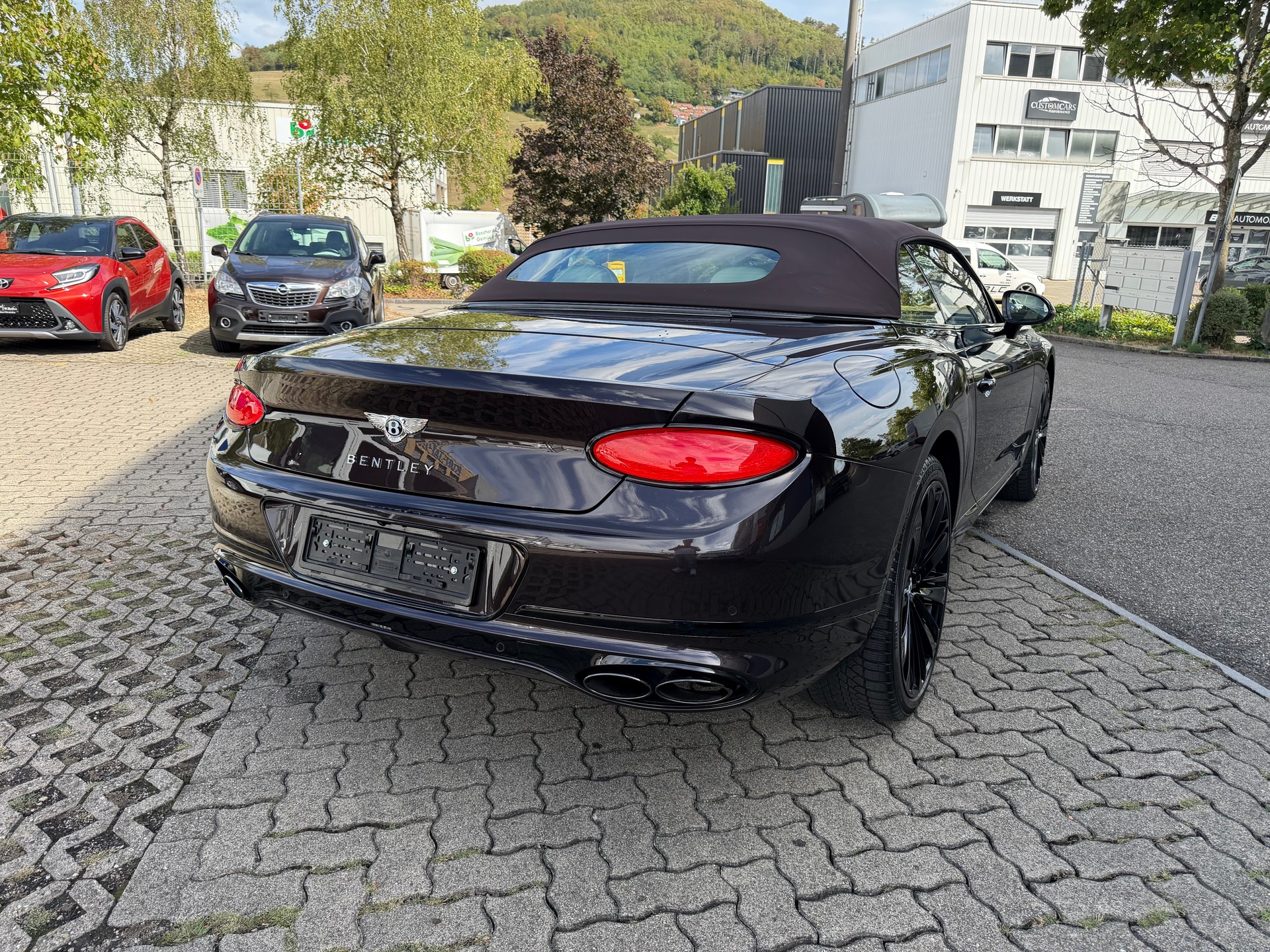 BENTLEY Continental GTC 4.0 V8-image-10