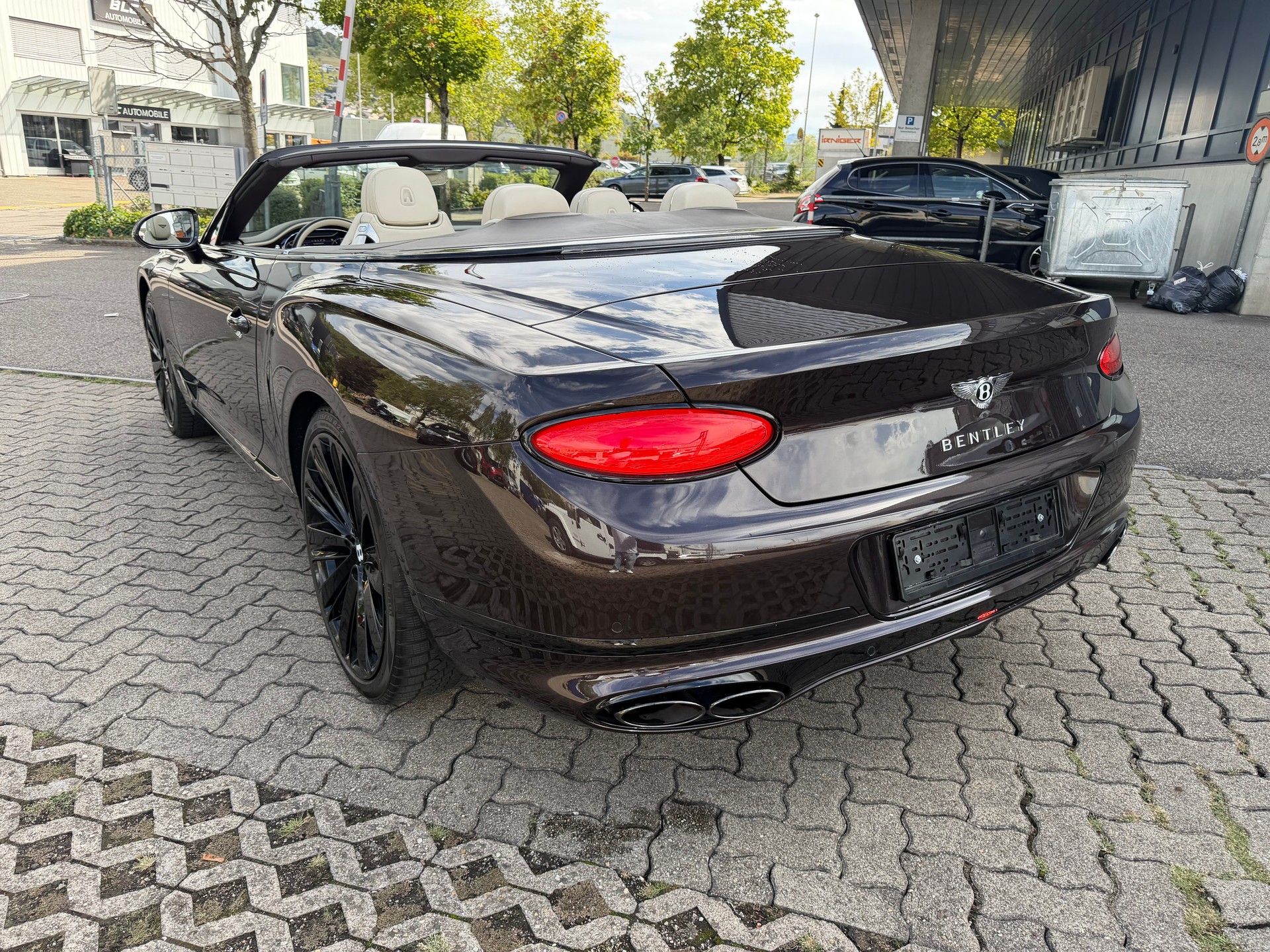 BENTLEY Continental GTC 4.0 V8-image-6