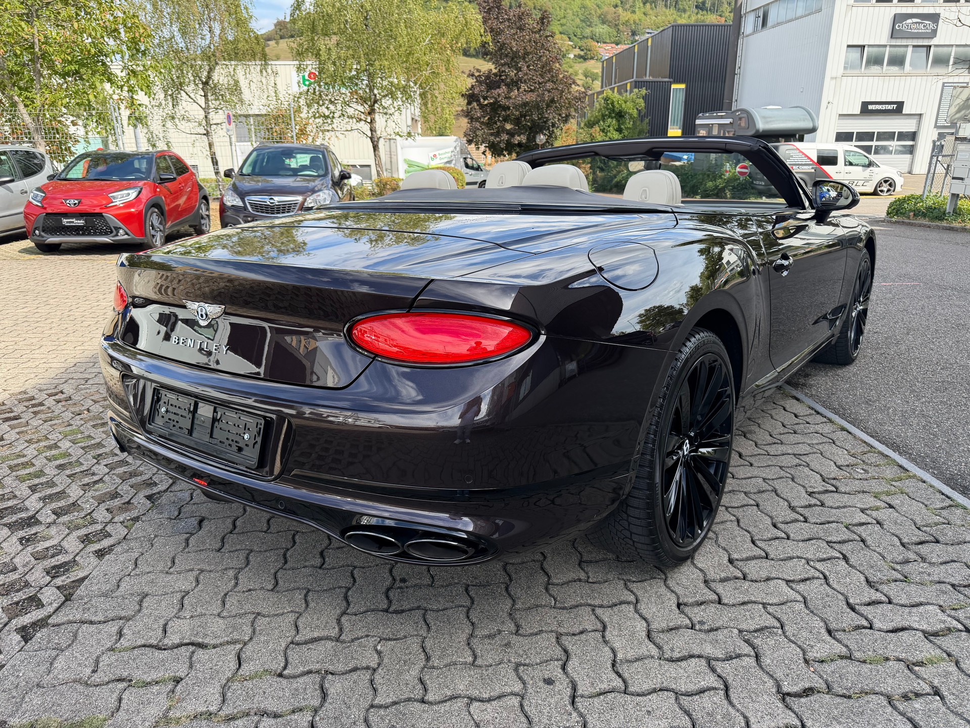 BENTLEY Continental GTC 4.0 V8-image-4