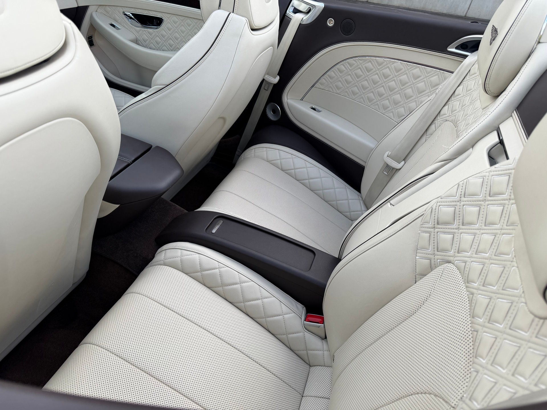 BENTLEY Continental GTC 4.0 V8-image-16