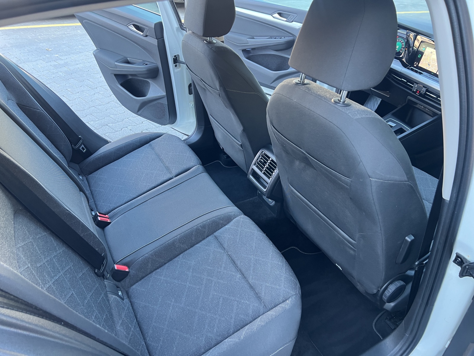 VW Golf 1.0 eTSI mHEV ACTLife DSG-image-7