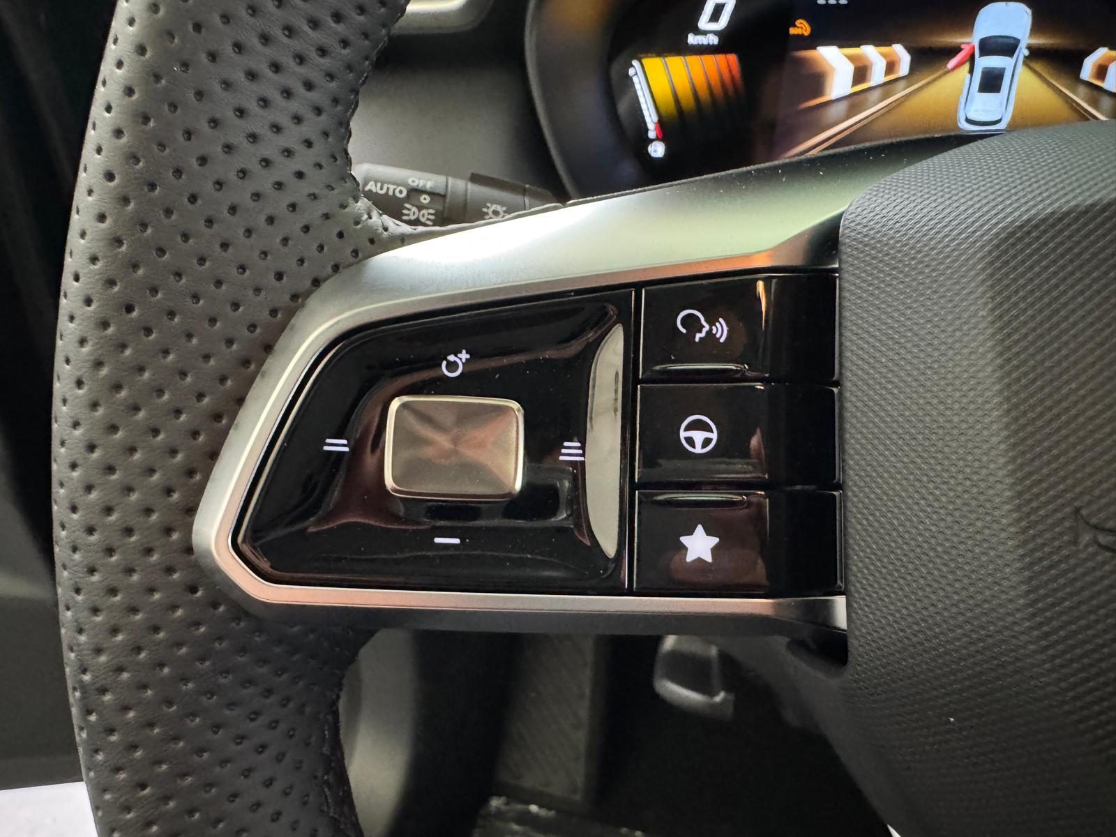 MG ZS 1.5 Hybrid+ Luxury-image-8