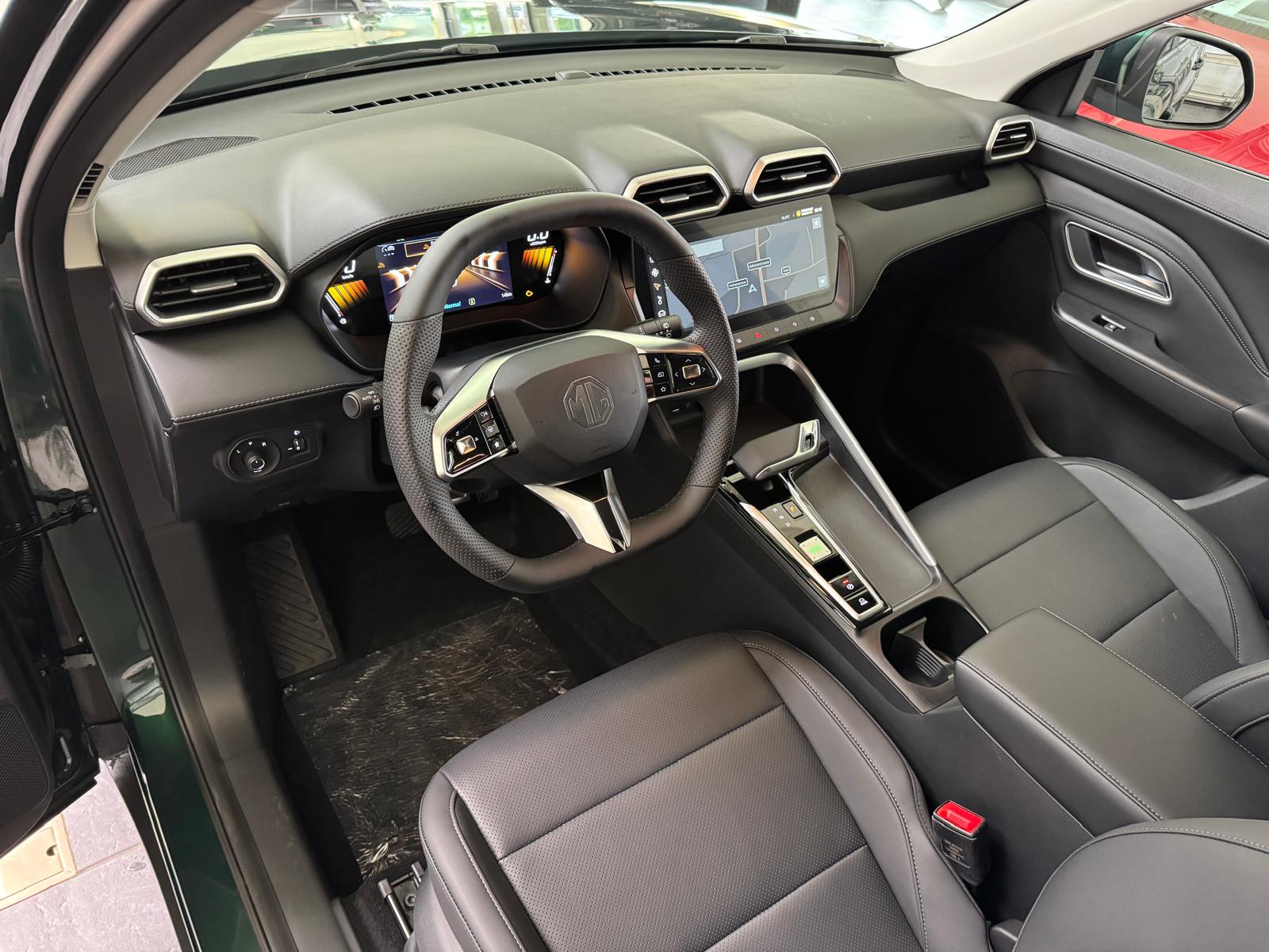 MG ZS 1.5 Hybrid+ Luxury-image-5