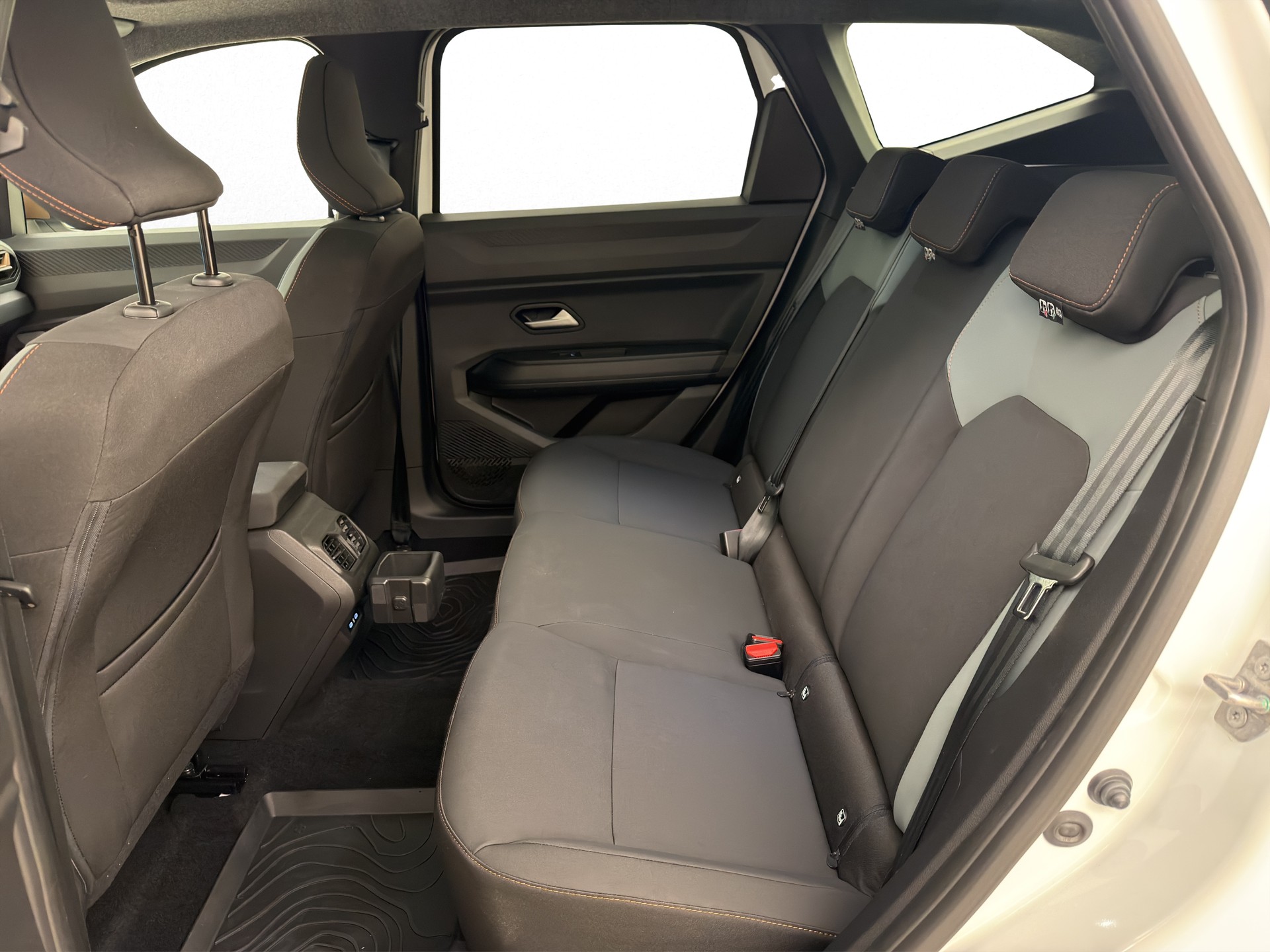 DACIA Bigster 1.2 TCe Extreme 4WD-image-11