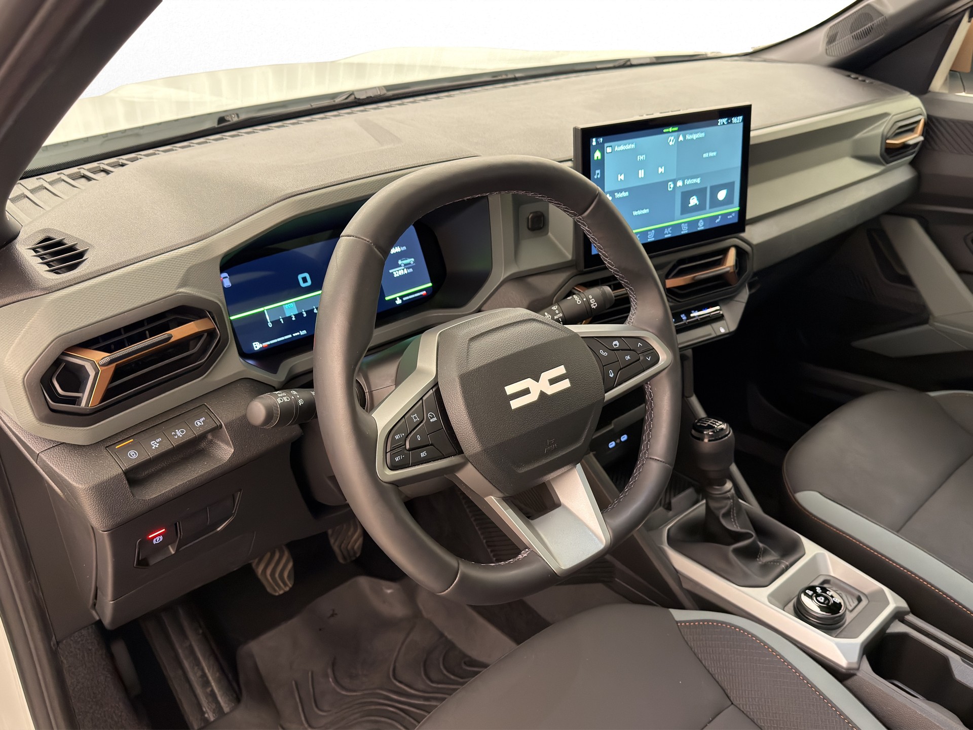 DACIA Bigster 1.2 TCe Extreme 4WD-image-13