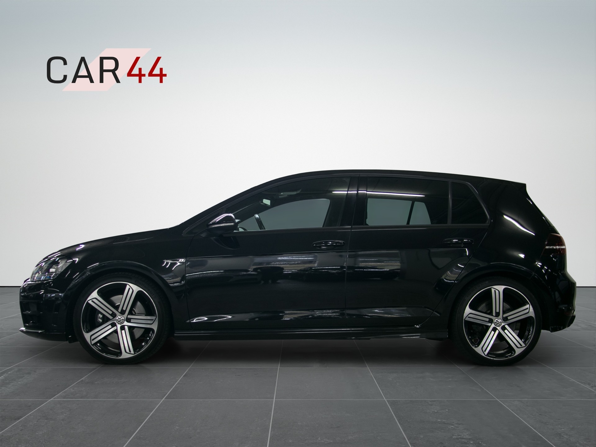 VW Golf 2.0 TSI R 4Motion-showroom-element-1
