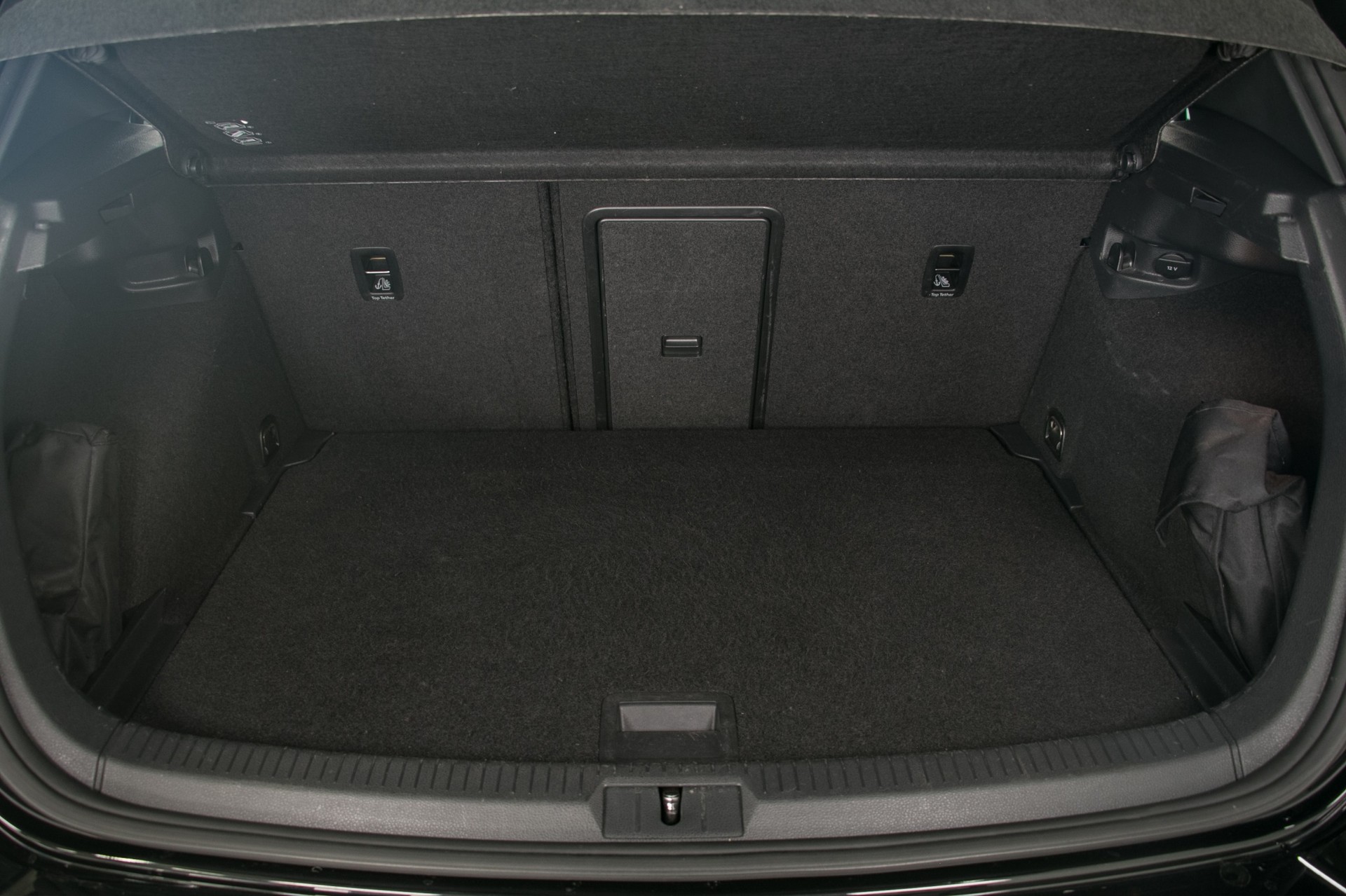 VW Golf 2.0 TSI R 4Motion-image-13