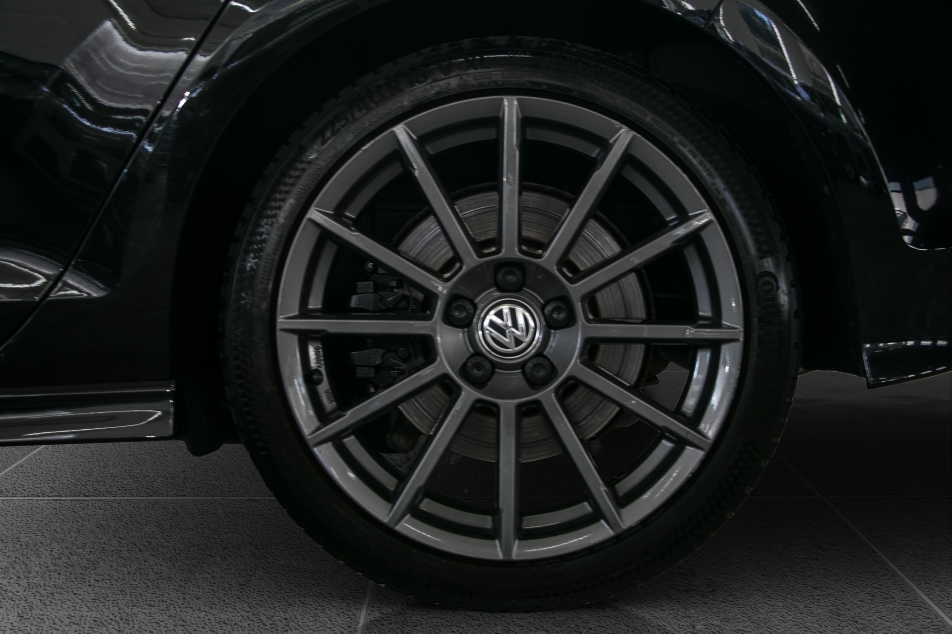 VW Golf 2.0 TSI R 4Motion-image-17