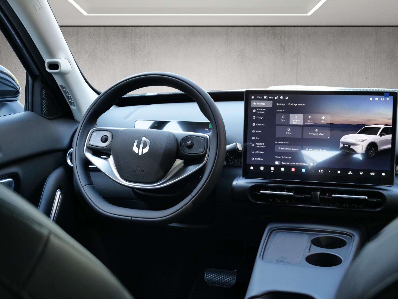 LEAPMOTOR B03X EV-image-12