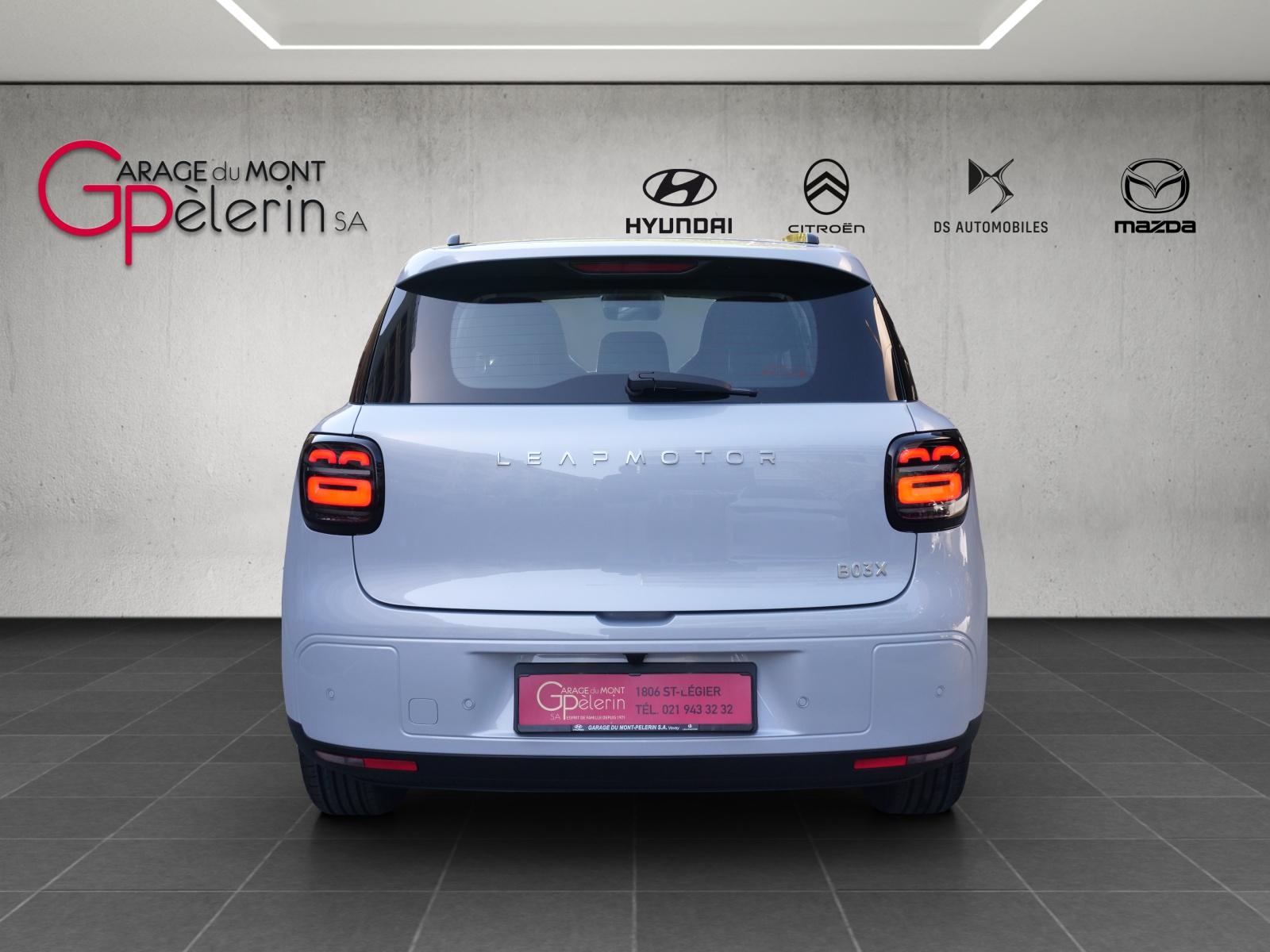 LEAPMOTOR B03X EV-showroom-element-2