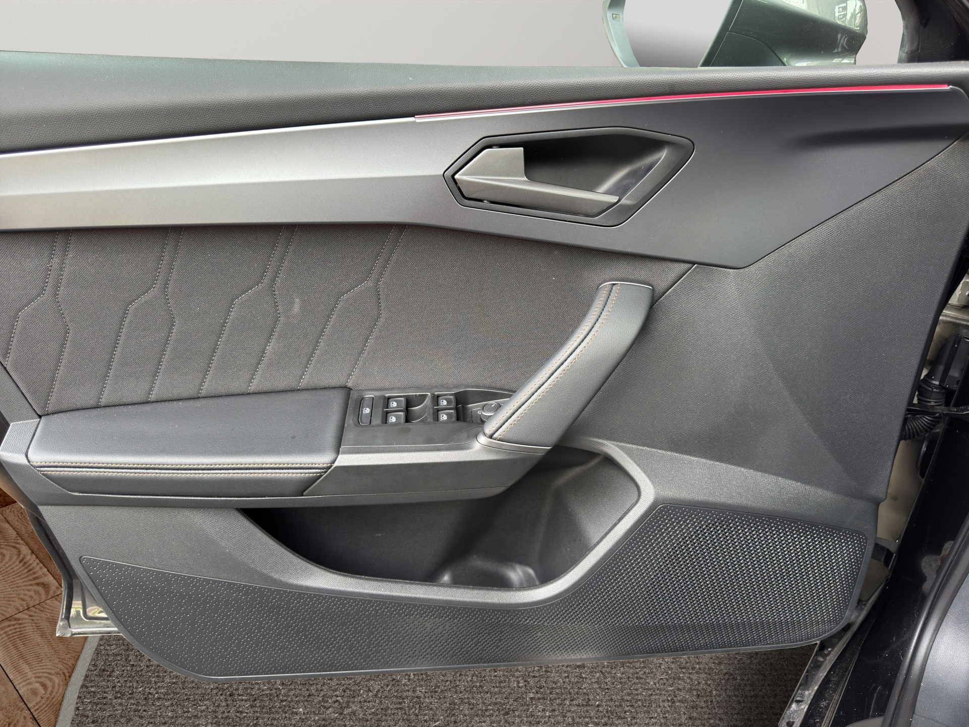 CUPRA LEON 1.5 TSI DSG-image-12
