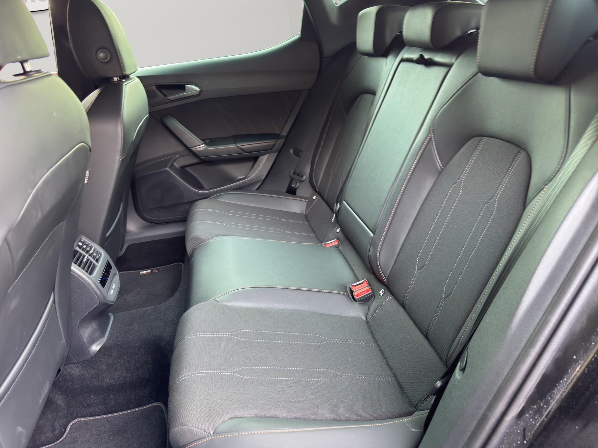 CUPRA LEON 1.5 TSI DSG-image-8