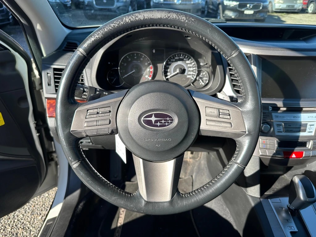 SUBARU Outback 3.6R Executive AWD Automatic-image-9