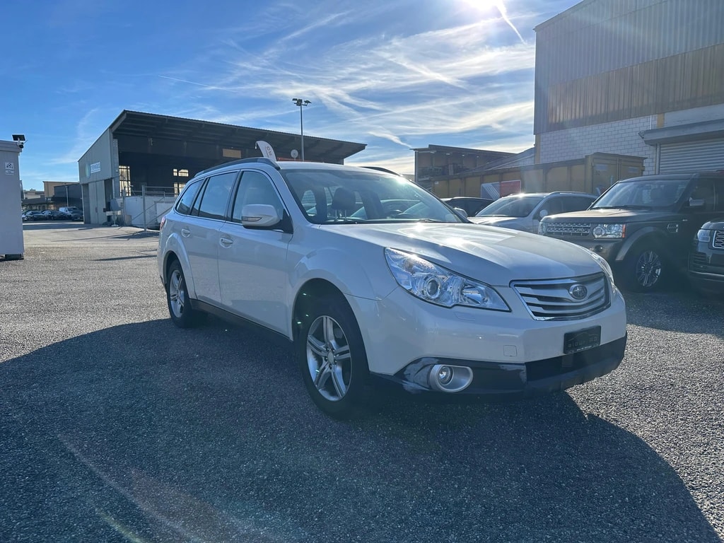 SUBARU Outback 3.6R Executive AWD Automatic-image-5