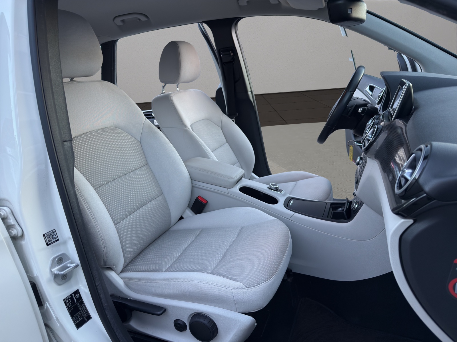 MERCEDES-BENZ B 200 7G-DCT-image-16